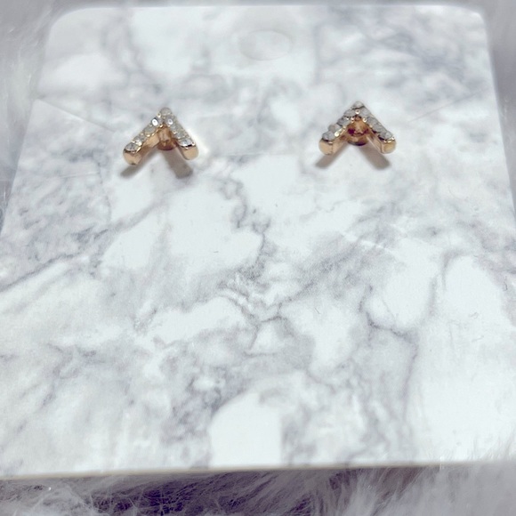 Earrings/Studs - Picture 3 of 3